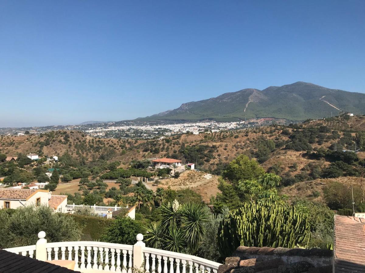 Studio Views Apartment, Cortijo Fruitful Hills Малага Екстериор снимка