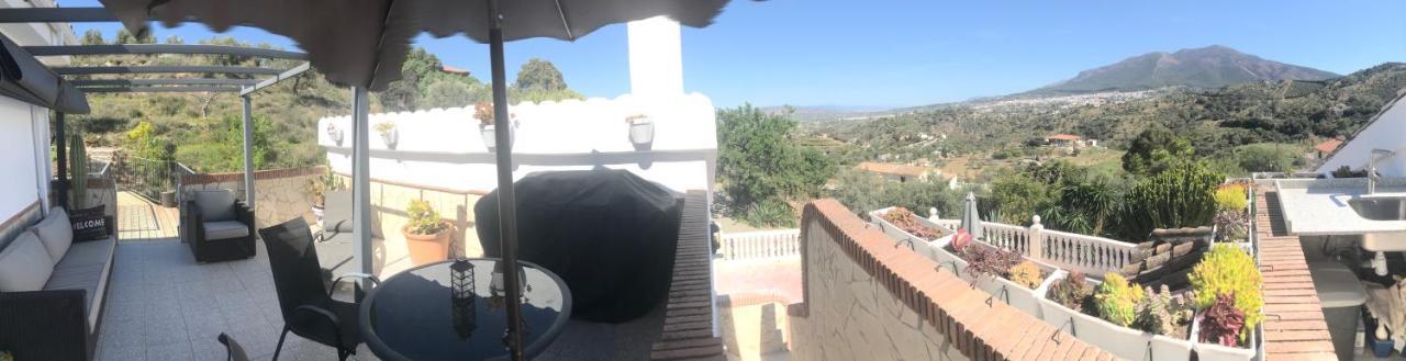 Studio Views Apartment, Cortijo Fruitful Hills Малага Екстериор снимка